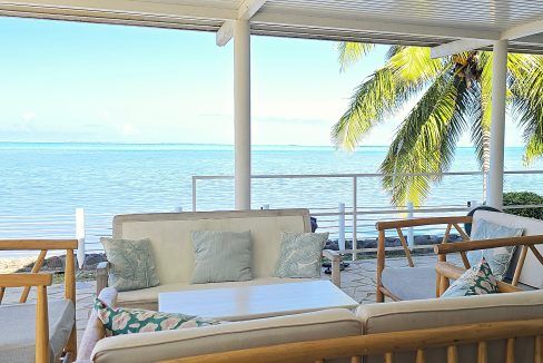 Les pieds dans l'eau : La Villa Azura à Paea, Tahiti